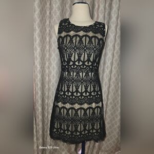 Chic Black Lace Midi Dress